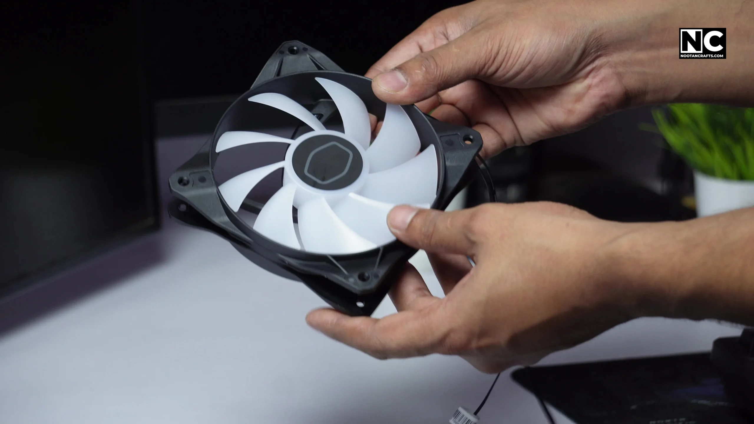 Front face of the CF120 ARGB fan showing the semi-transparent blades