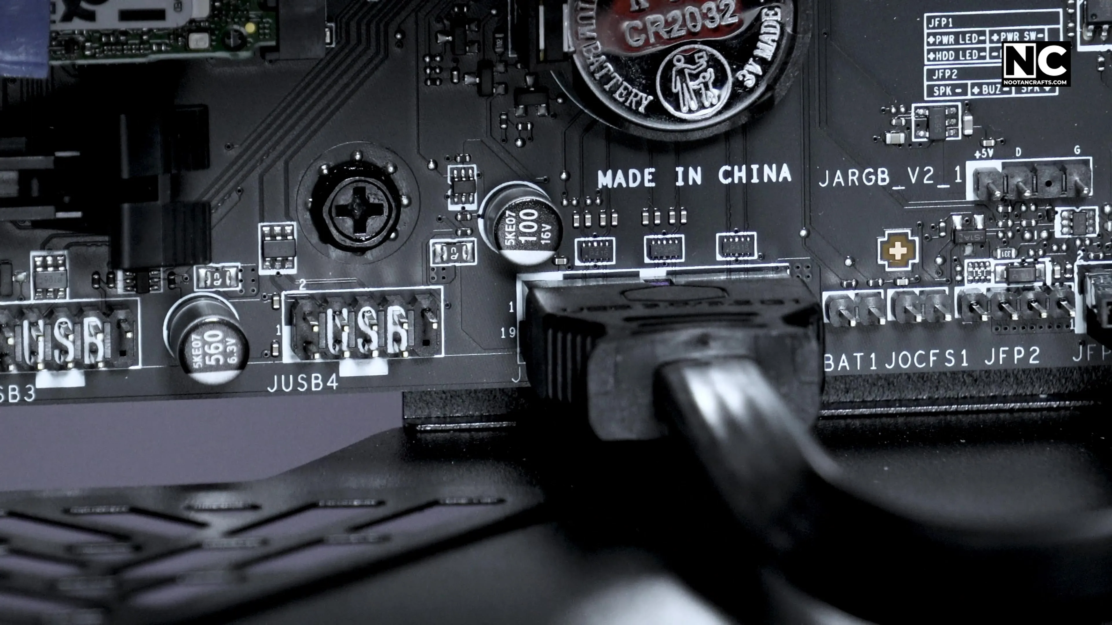 USB header connected to the motherboard