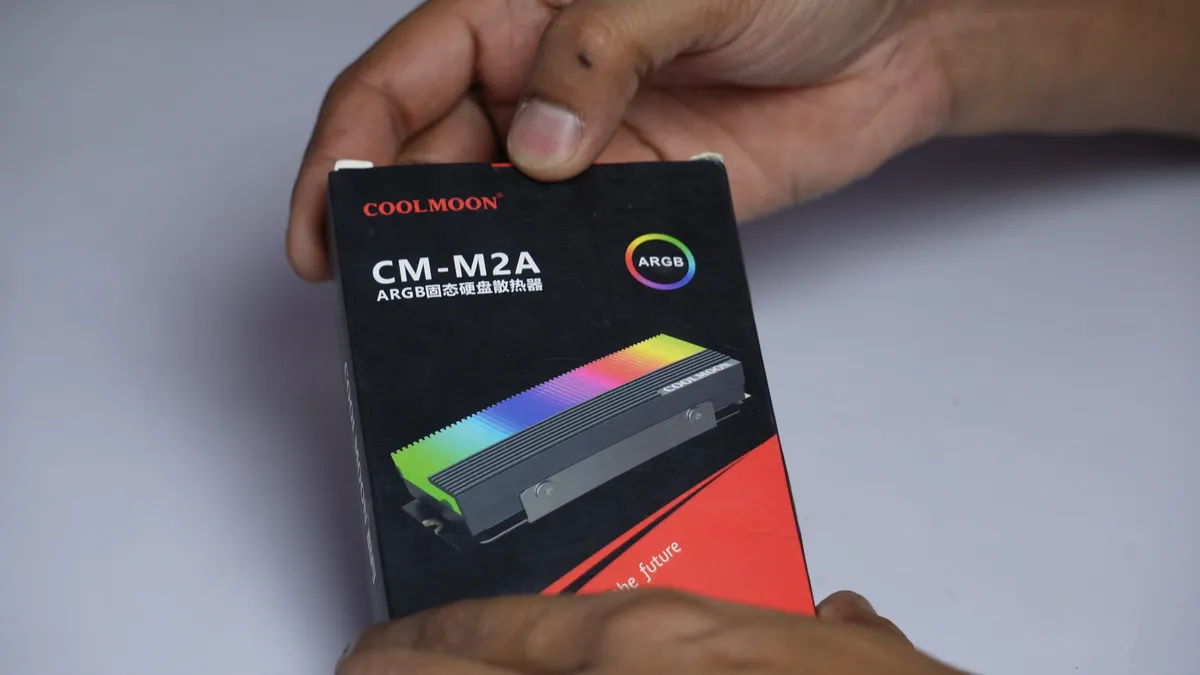 COOLMOON CM-M2A SSD heatsink retail packaging