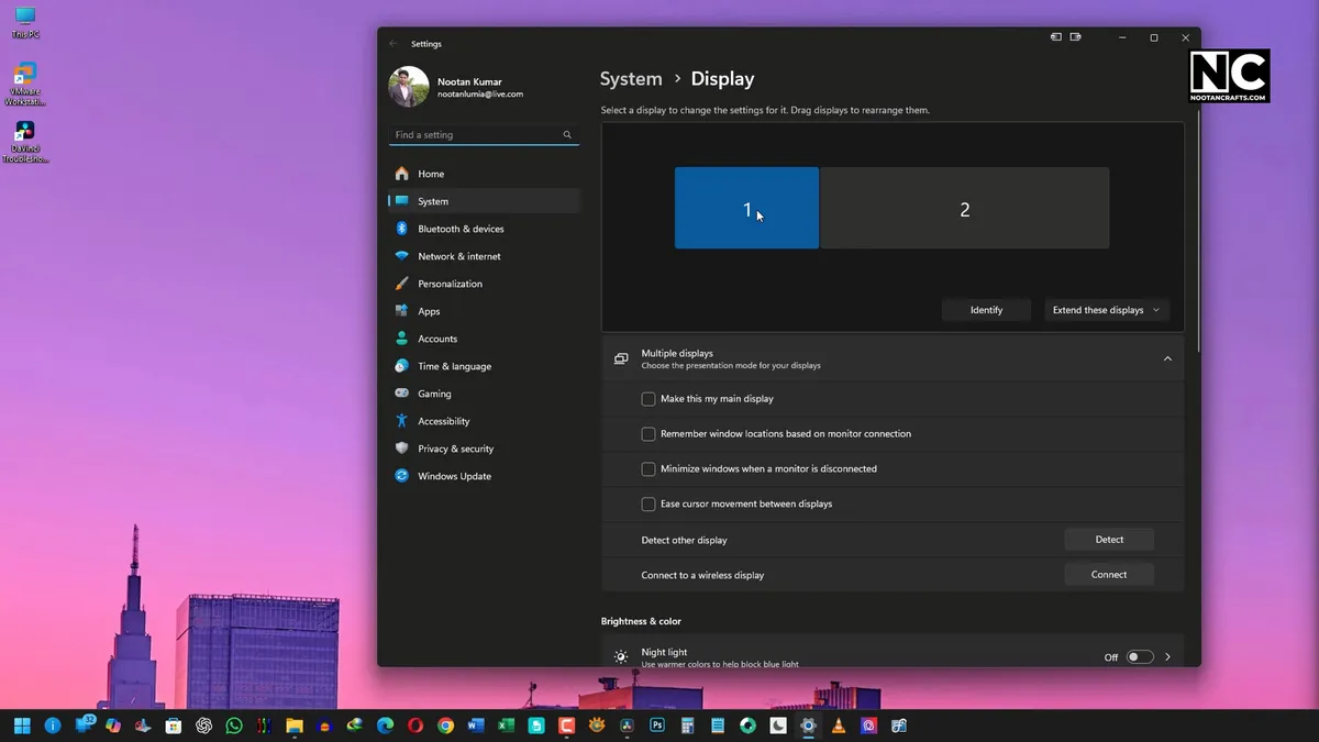 Opening Display settings from the Windows desktop right-click menu