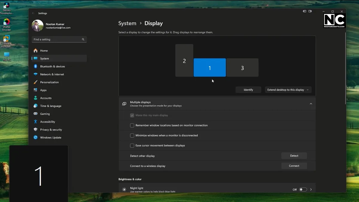 Arranging multiple displays in Windows Display settings to match their physical positions